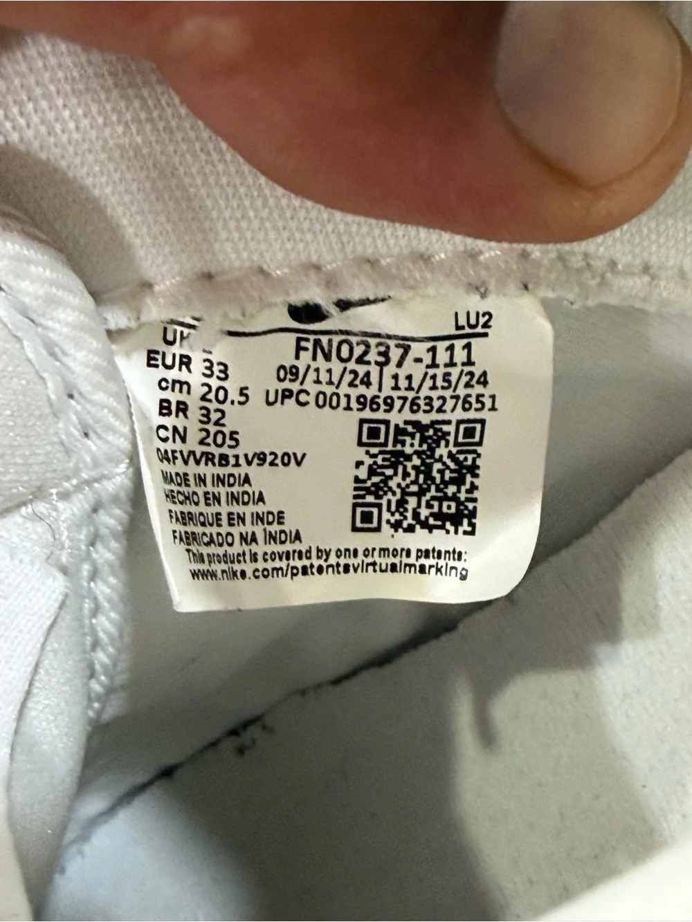 Nike Force 1 Low EasyOn Triple White Kids Size 1.5Y FN0237-111